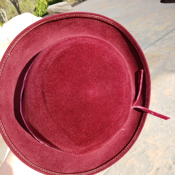 Vintage 1970s Designer Eileen Carson Hat Burgundy Velvet Bowler Cloche Throwback main image 13